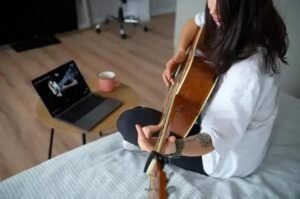 Top 5 Online Music Schools for Violin Enthusiasts